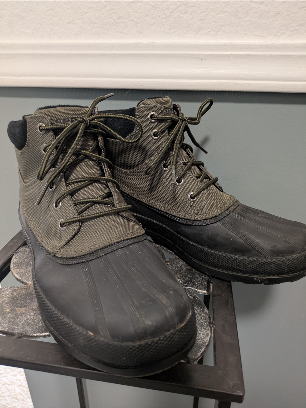 Sperry Cold Bay Chukka Boots in Olive Green & Black